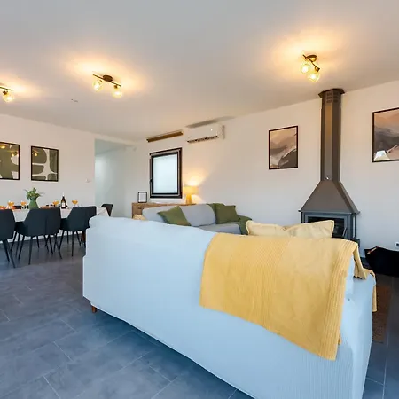 Tatil Evi Piscina & Bbq | Cerca Costa Brava